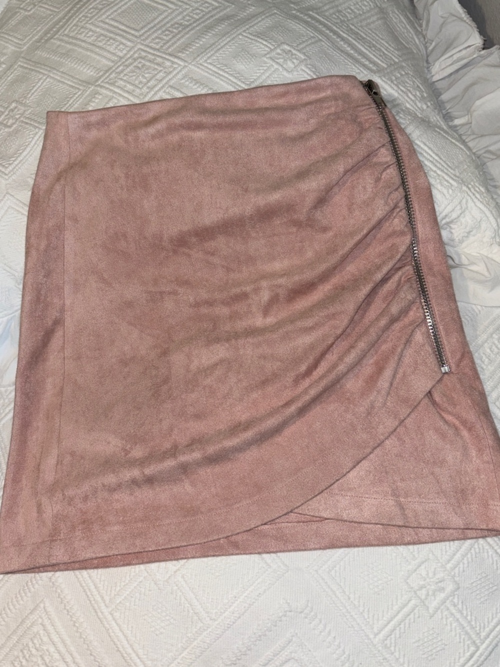 Soprano Dusty Rose Suede-Effect Mini Skirt with Side Zip
